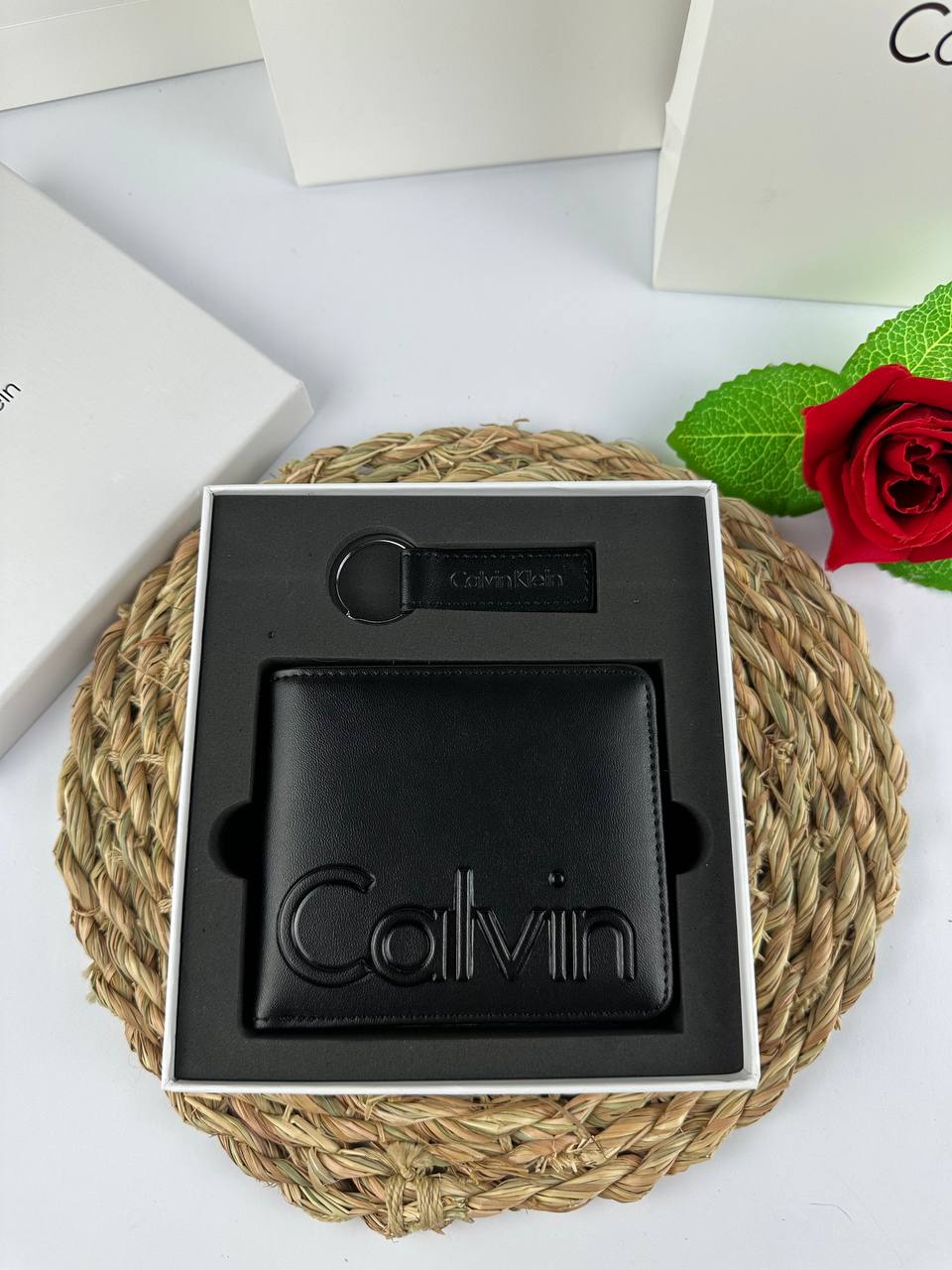 محفظة وميدالية CK