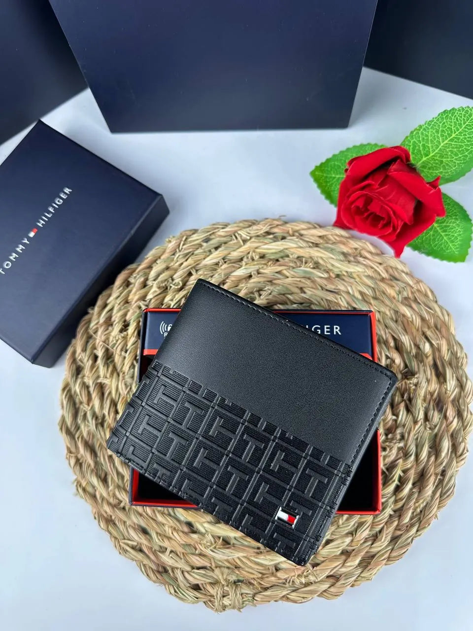 طقم حزام ومحفظة Tommy - Reem Store
