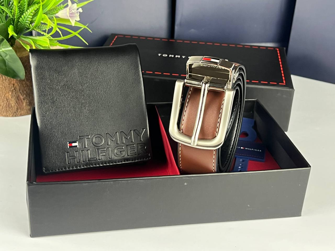 طقم حزام ومحفظة Tommy