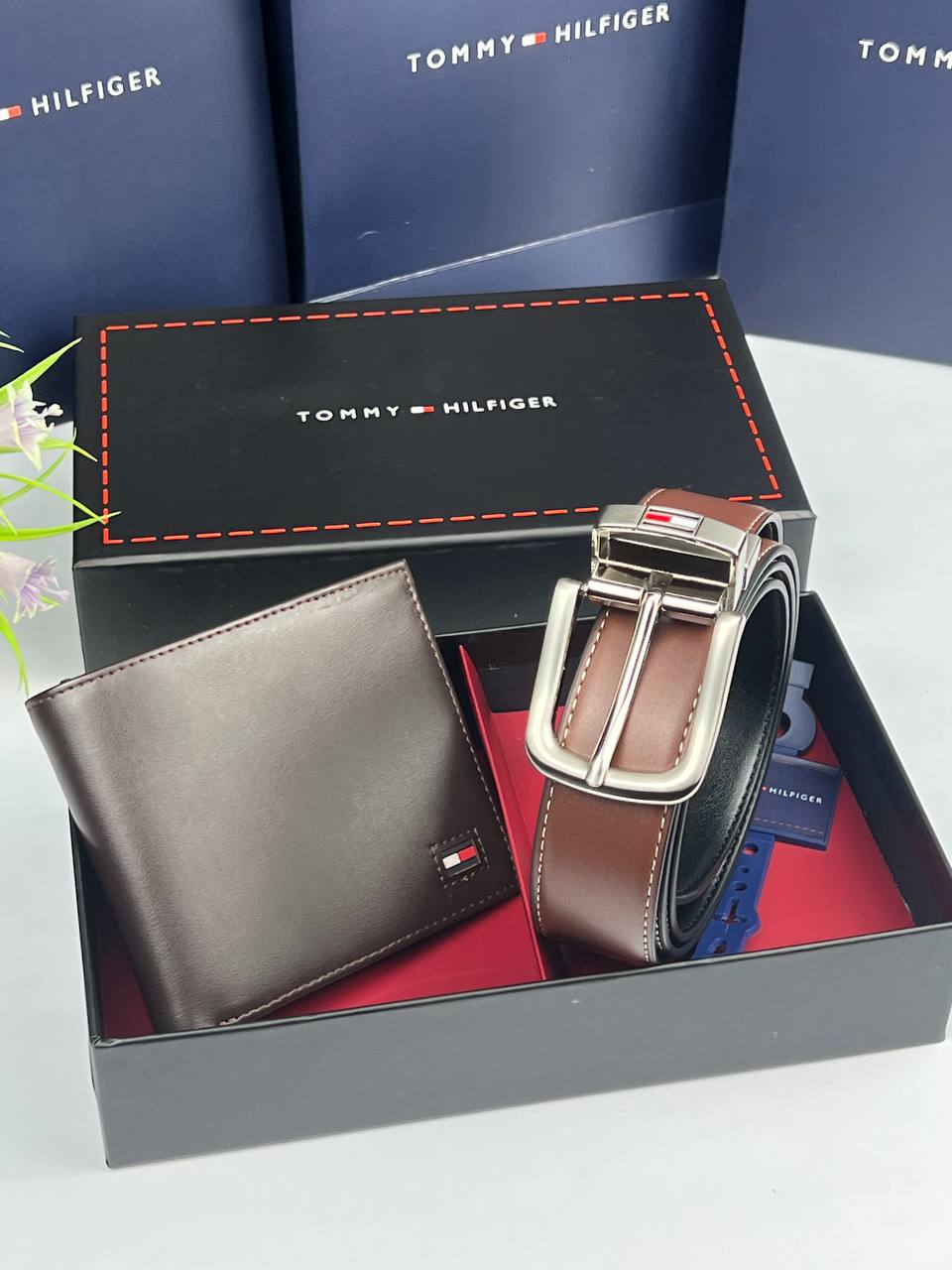 طقم حزام ومحفظة Tommy