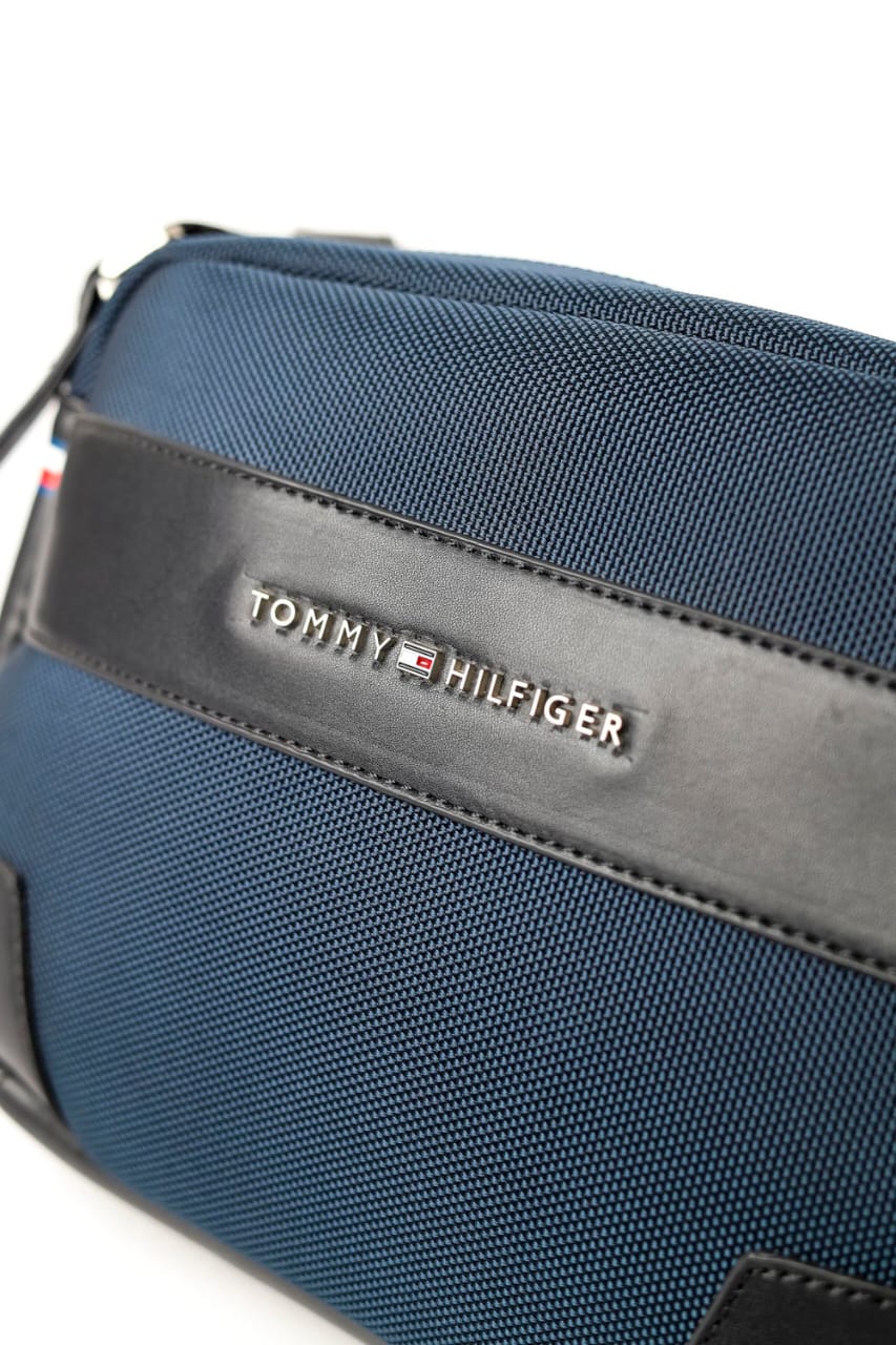 شنطة كروس Tommy