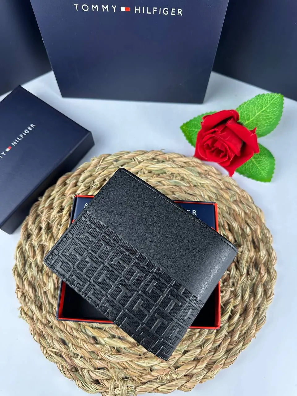 طقم حزام ومحفظة Tommy - Reem Store