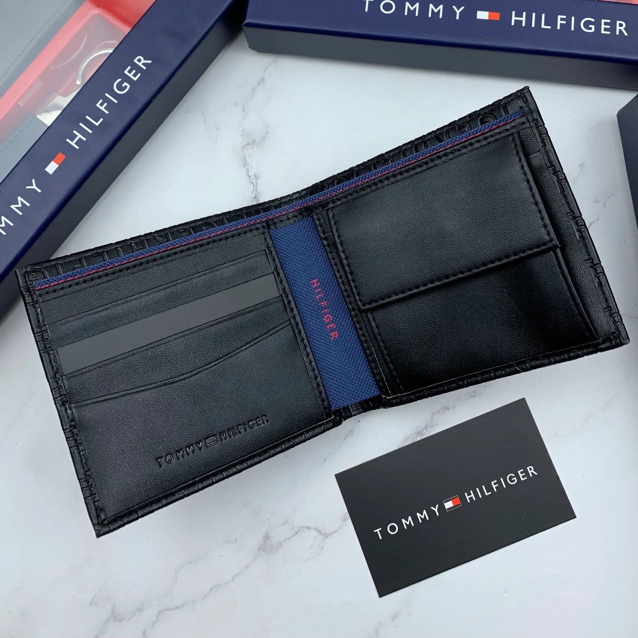 محفظة وكراتة وميدالية Tommy - Reem Store
