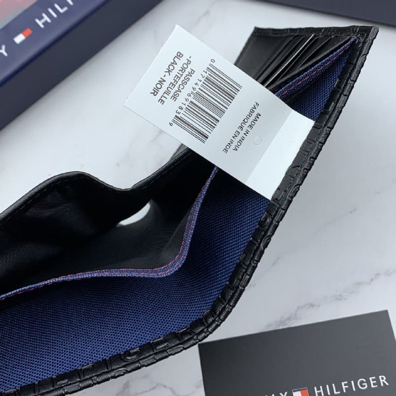 محفظة وكراتة وميدالية Tommy