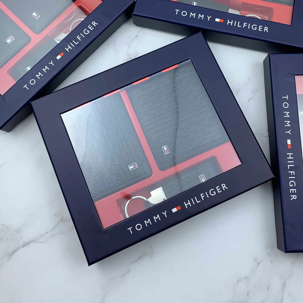 محفظة وكراتة وميدالية Tommy - Reem Store