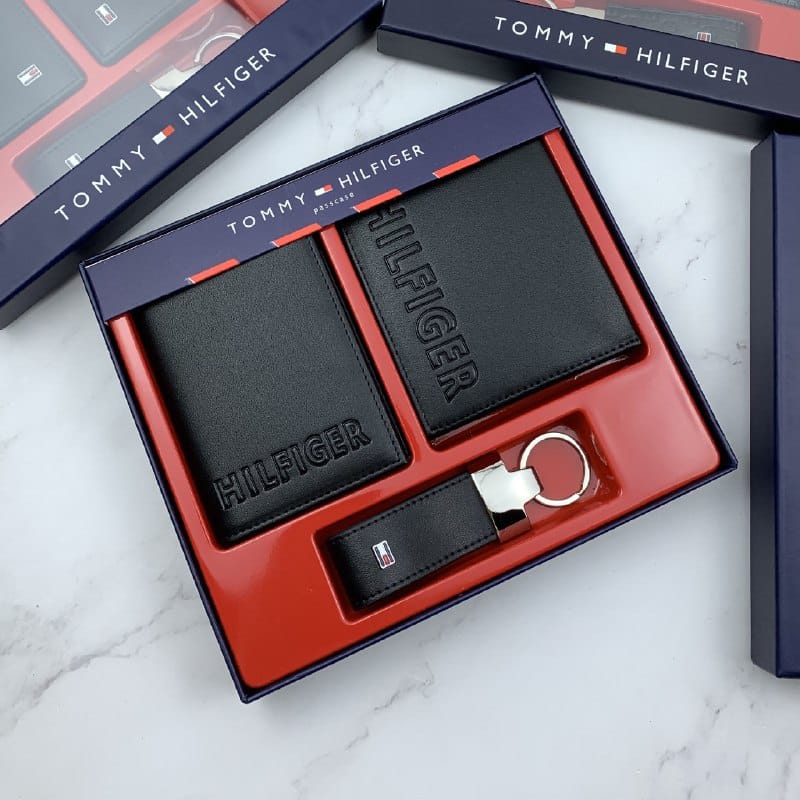 محفظة وكراتة وميدالية Tommy