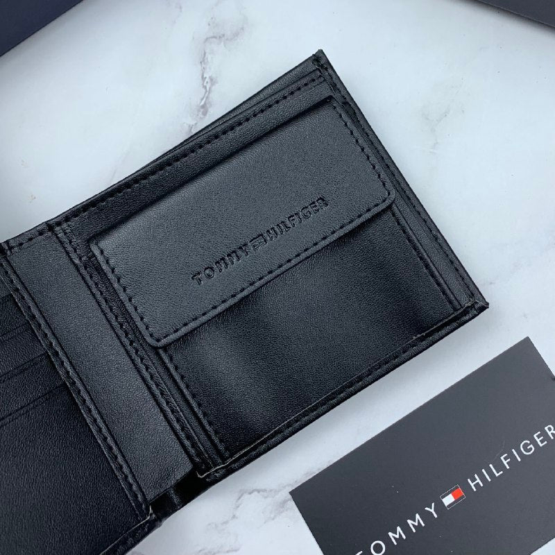 محفظة وكراتة وميدالية Tommy