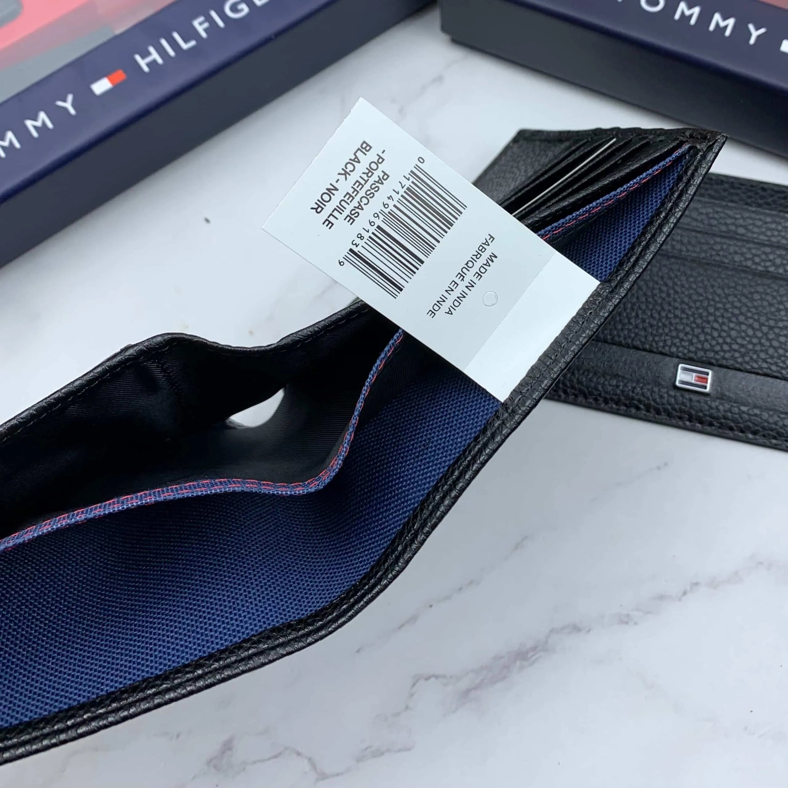 محفظة وكراتة وميدالية Tommy - Reem Store
