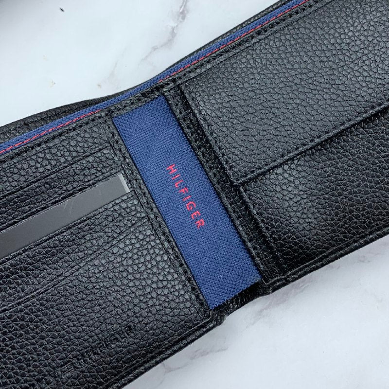 محفظة وكراتة وميدالية Tommy