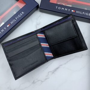 محفظة وكراتة وميدالية Tommy