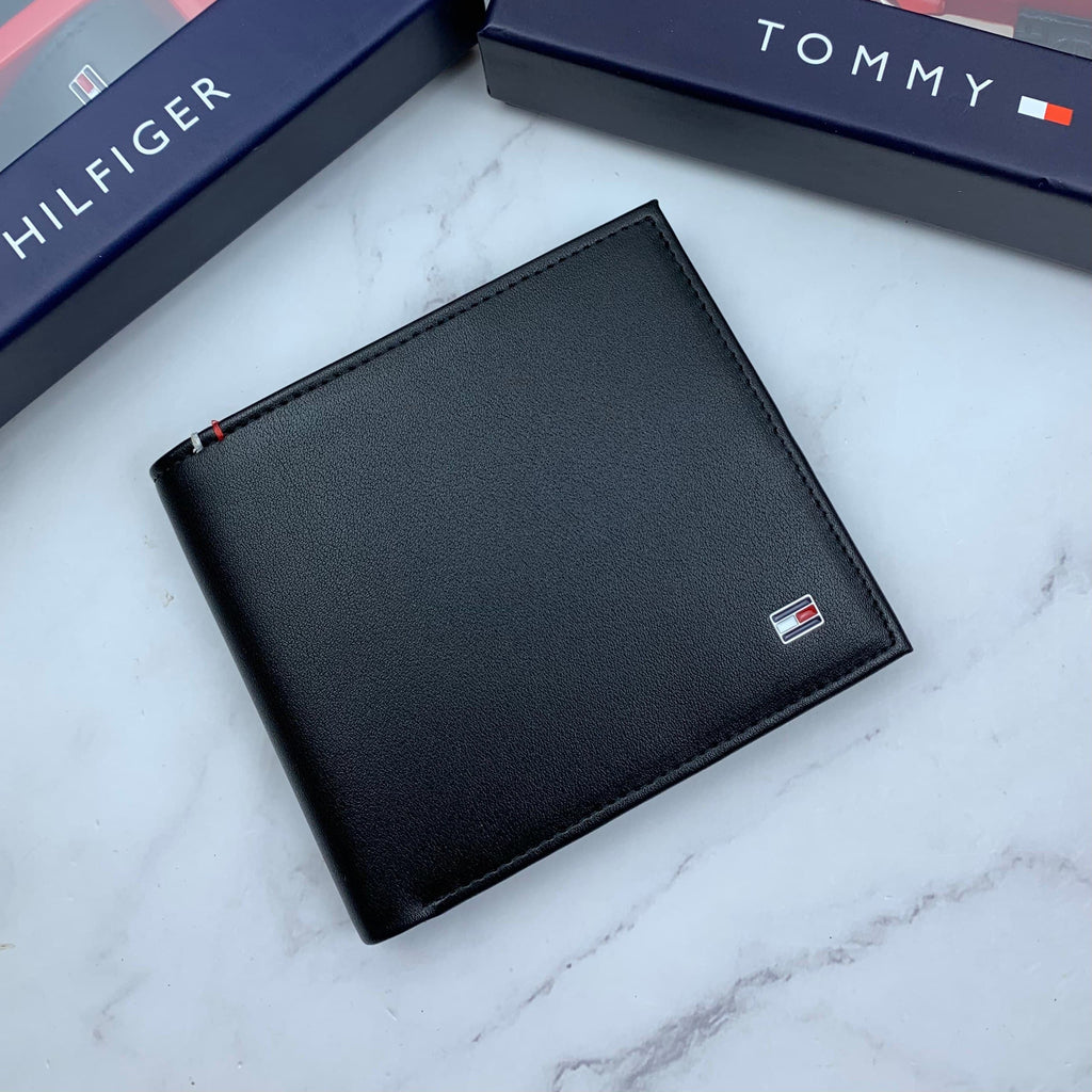 محفظة وكراتة وميدالية Tommy