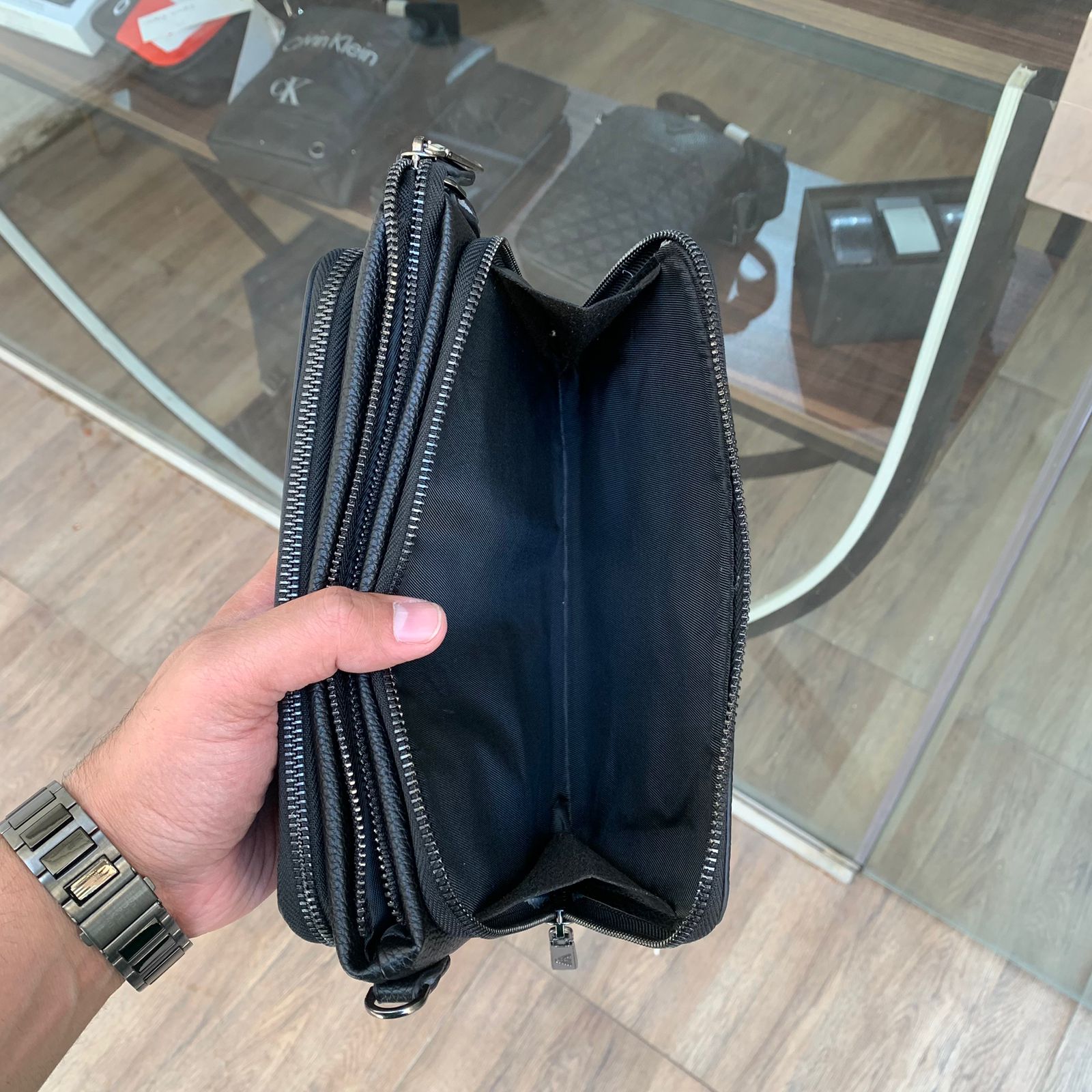Bag Hand Cross Arm