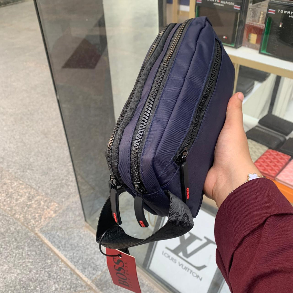 Bag Hand Hu
