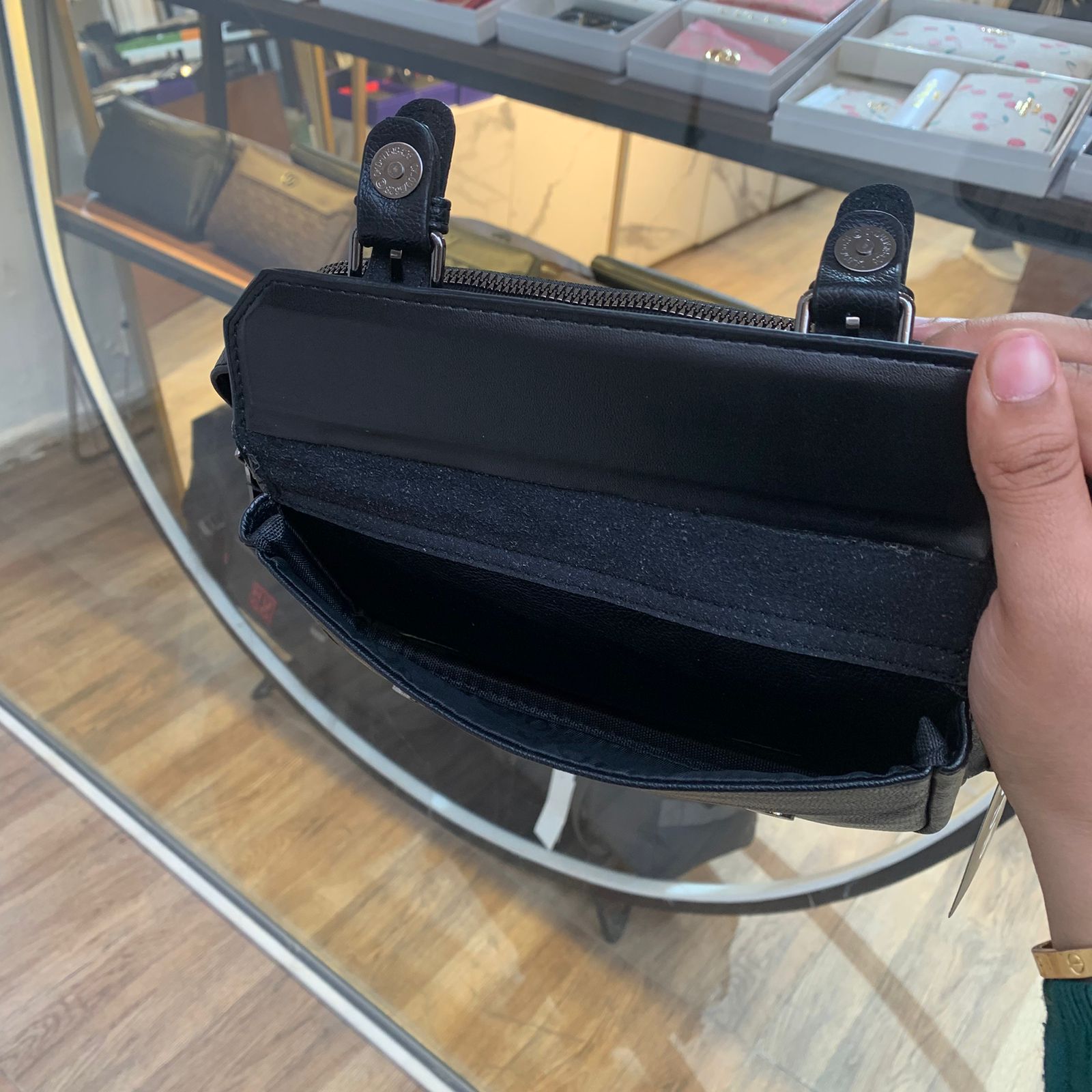 Bag boss