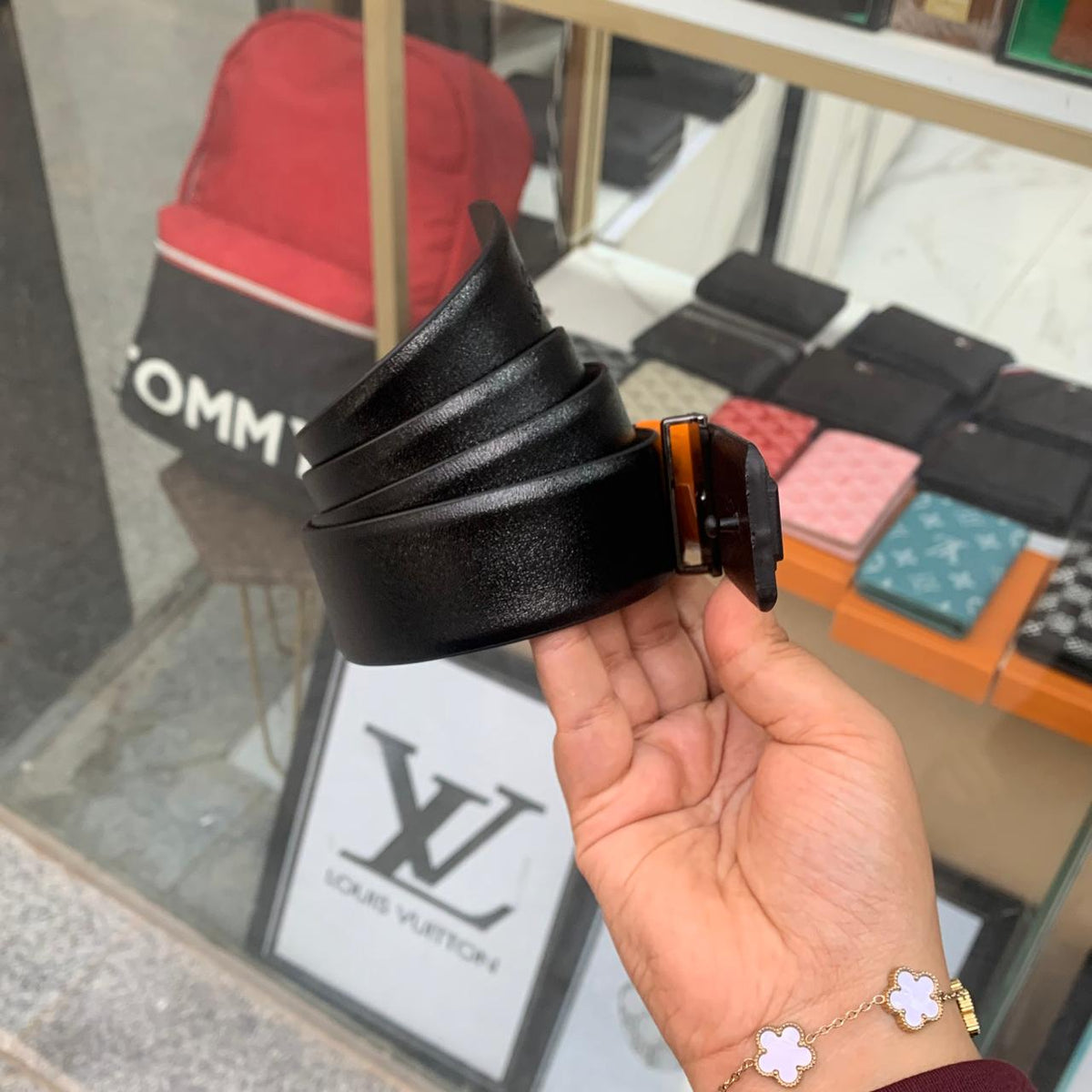 Belt La