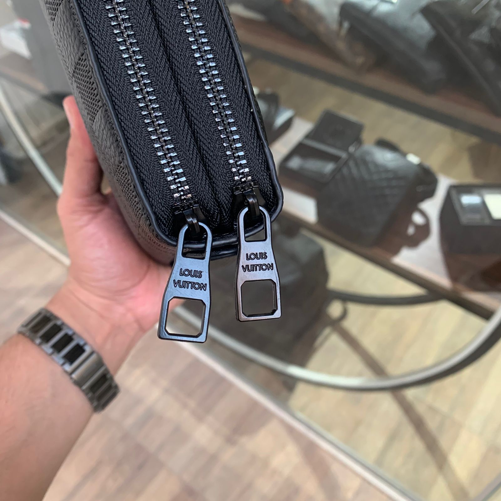 Bag Hand LV
