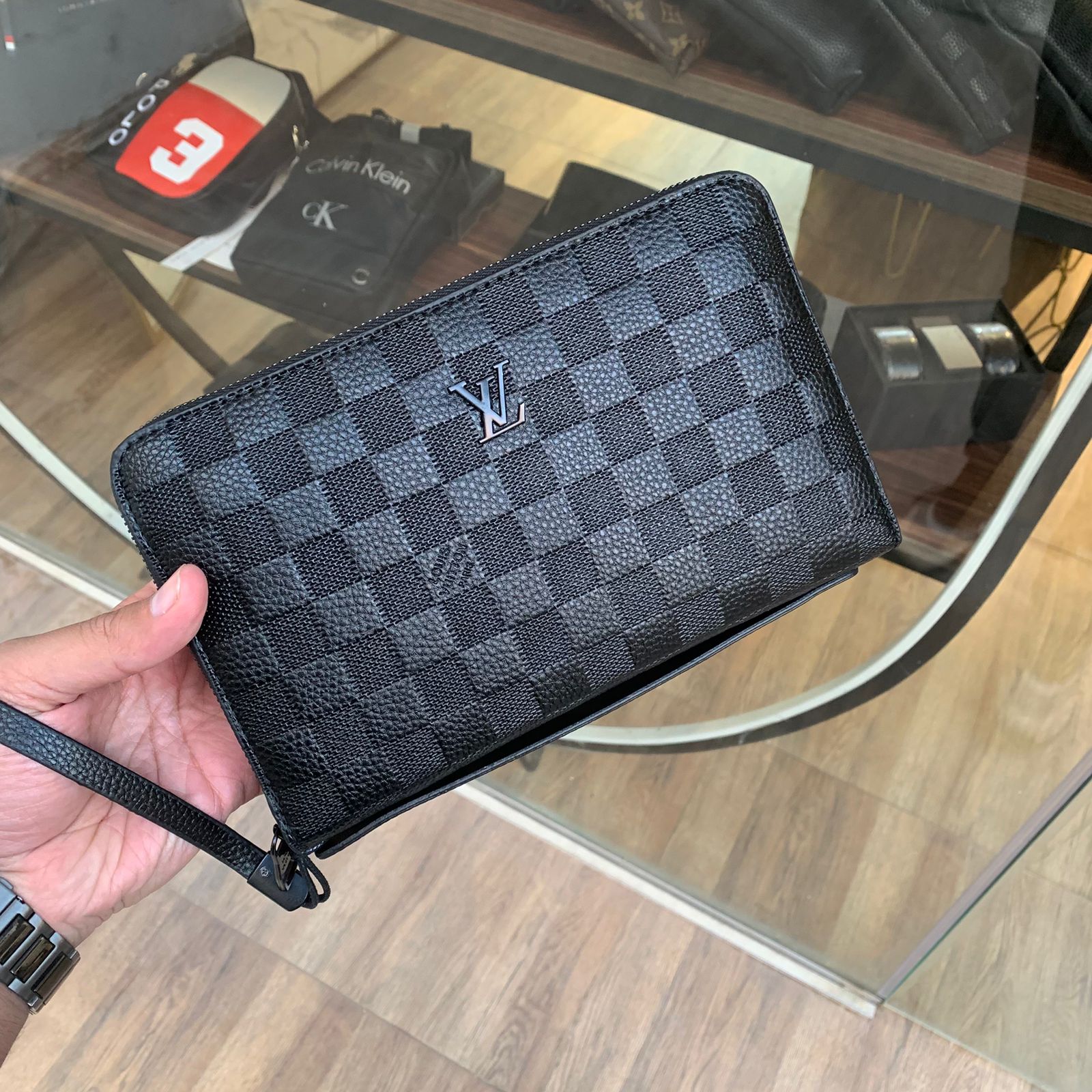 Bag Hand LV