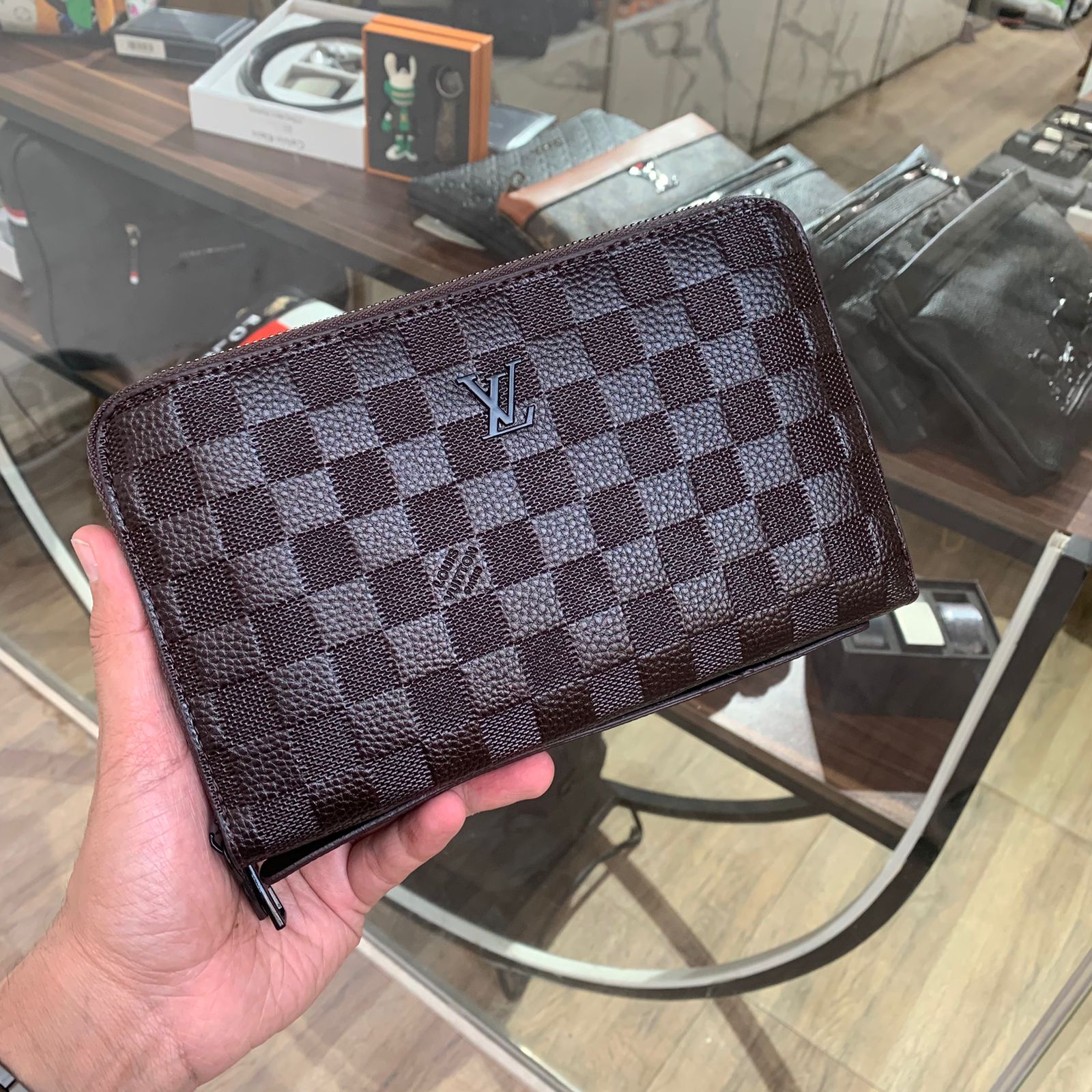 Bag Hand LV