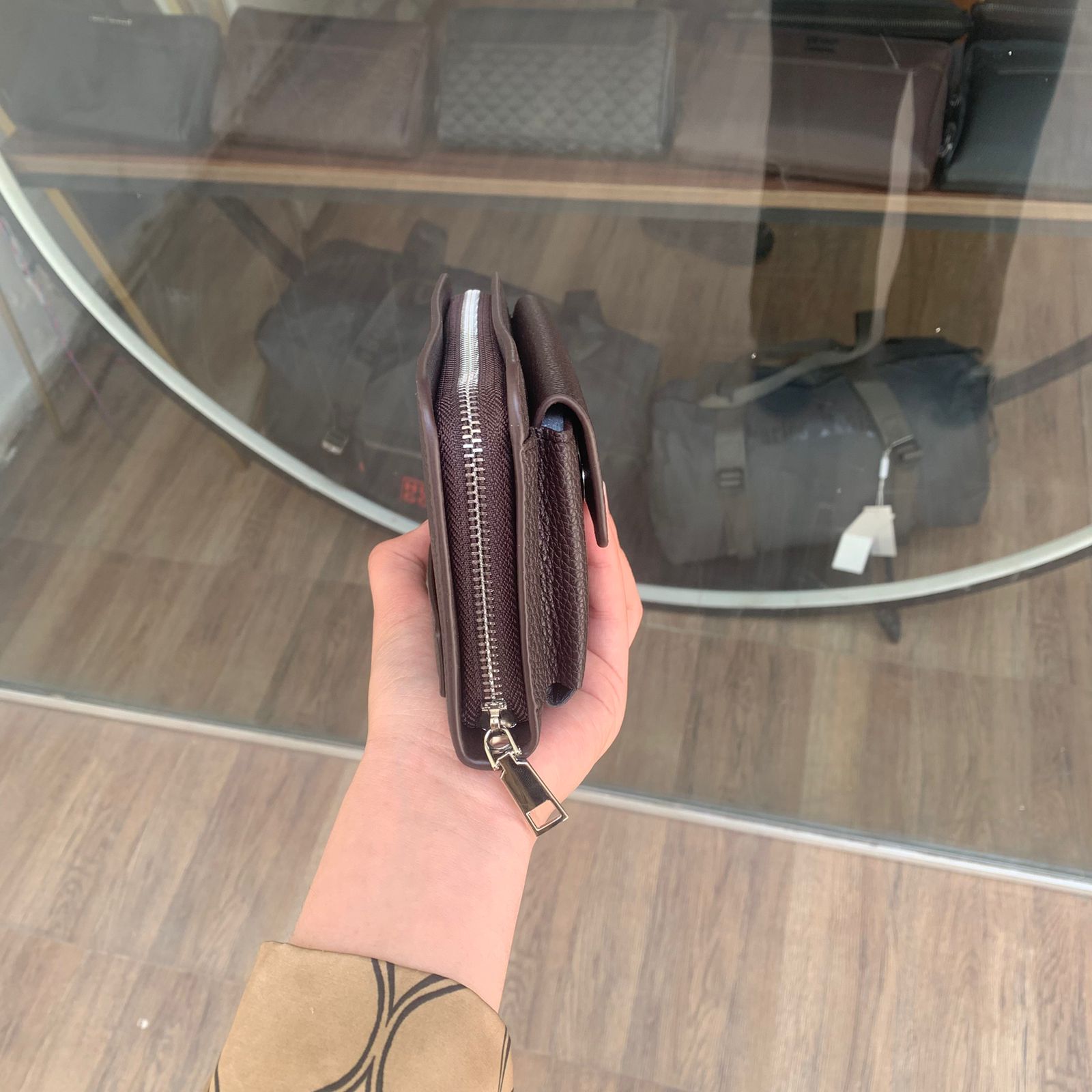 Bag wallet Lv